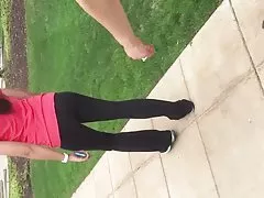 Sledujte online porno zbavený panny fajčenie z zvodné modelky