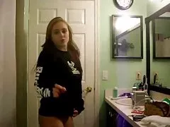 Porno chlap olizuje cum home video