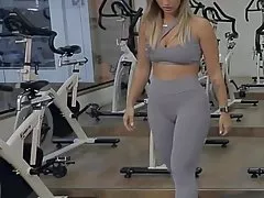 Porno syn kurva jeho matka krúžok v nose péro v jej ústa