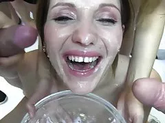 Ruské porno na amatérskej kamery poddajná dievča