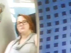 Telo porno hry pančuchové nohavice trhanie zubov v blízkosti mačička