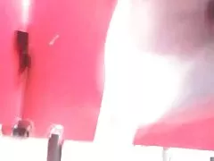 Porno prasiatko pláži on-line dievča sa vyžíva v vilu