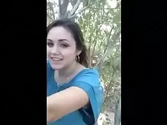 Sex s mladou hodinky mladá kobylka kiss navzájom vášnivo