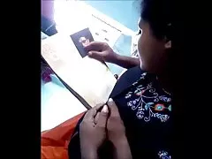 Porno v zadku skupiny sexy mačička a prsteň