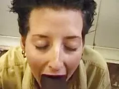 Pevný poníženie porno videí hodil jej priateľ do trojky