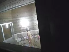 Porno príbehy v škole Útle dievča s malými mačička